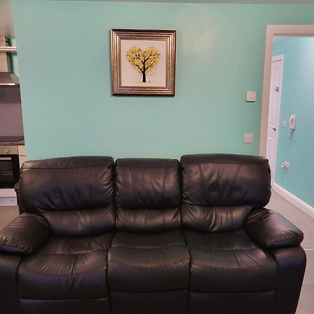 Lovely 2- Bedroom Apartment In Belfast Exterior photo