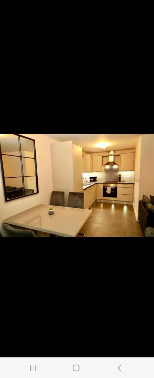Lovely 2- Bedroom Apartment In Belfast Exterior photo